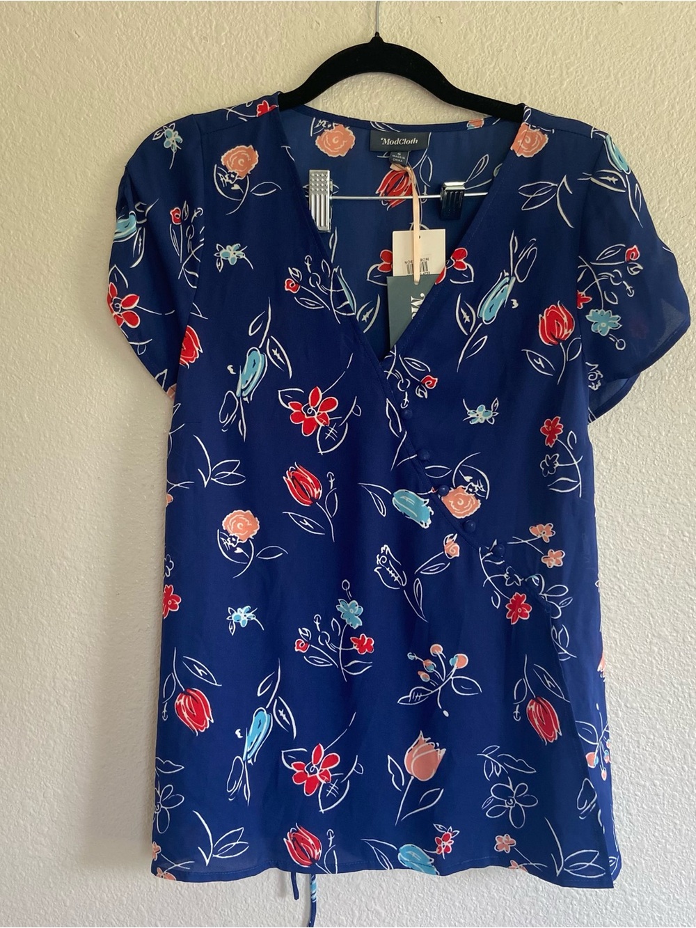 NWT ModCloth Blue Floral Scoop Neck Blouse women’s small short sleeve blue red
